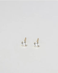 Solitaire stud earrings medium size