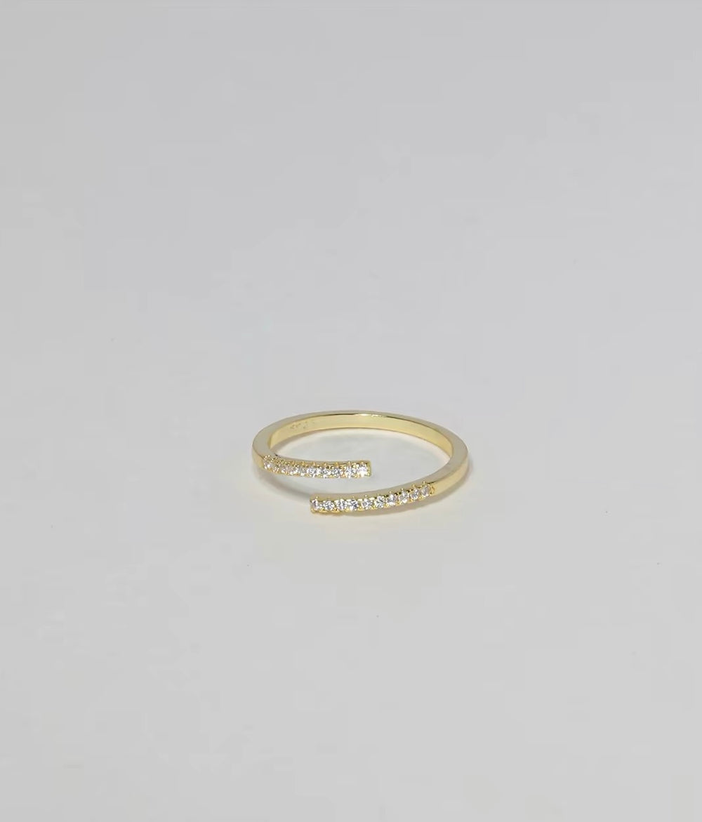 Line ring gold product view